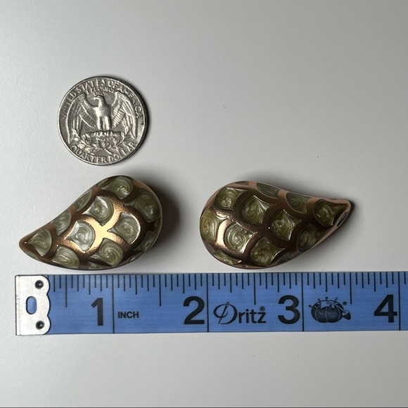 Vintage Monet Large Teardrop Earring - Picture 6 of 6